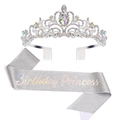 Detail der silbernen Strass-Krone mit Birthday Princess Glitzer-Schärpe im Set - Silber (AB Strass Krone + Silber Holographische Schärpe)