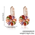 Blumenohrringe mit bunten Zirkonia im Birnenschliff und Roségold-Brisurverschluss - KC Gold Bunter Zirkon