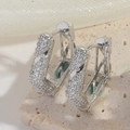 Onregelmatige zilveren geometrische oorringen met fonkelende micro-pave zirkonia kristallen - Geometrische Vierkante Ring / Zilver
