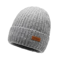 Gorro de punto acanalado gris oscuro con parche de cuero marrón y forro térmico cálido - Gris claro