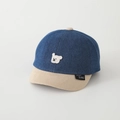 Dettaglio del cappellino in denim per bambini con toppa a forma di animale e cuciture - Cane Carino / Bianco Sporco