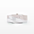 Bolso de mano irregular de metal plateado con diseño ondulado y acabado de espejo pulido - Plateado