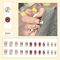 Faux ongles French jaune crème avec cœurs 3D mignons et effet blush rose Z597 - Style de Cœur Mignon (Z597) / Type à Colle