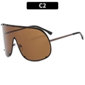 Oversized sonnenbrille in teebraun mit metallnieten und schmalen dunklen bügeln - Bronzerahmen Braune Gläser
