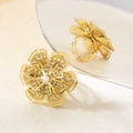 Bague fleur dorée en maille ajourée avec perle centrale et anneau ajustable - Style Perle en Maille Creuse (KR113311-SP)