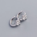 S925 sterling silver cat paw earrings with sparkling cubic zirconia in silver finish - White Gold (1 Pair)
