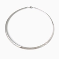 Silberfarbene Edelstahl-Schlangenkette mit Omega-Gliedern und Karabinerverschluss - 6mm Breite / Silber