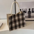 Borsa tote in tela a quadri marroni e bianchi con manici in corda intrecciata e chiusura a scatto - Modello Con Corda Nera