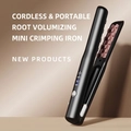Cordless matte black hair crimper with wavy pink ceramic plates and 4-speed LED control - Black