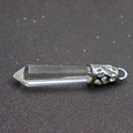 Colgante de cristal hexagonal transparente con tapa de metal plateado en fondo gris - Sintético Transparente