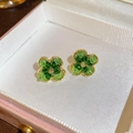 Elegant green four-leaf clover stud earrings with gold-plated frame in a pink jewelry box - Glass Chip Flower Stud Earrings (65#) / Gold Green