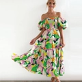 Detalle del corpiño elástico fruncido y el estampado floral de este vestido largo bohemio - S / Floral Vibrante