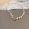 Collier de perles vintage avec sphère dorée sertie de cristaux et fermoir mousqueton - 24# Collier - Boule Dorée