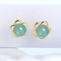 Elegante goldene Blumenohrstecker mit runden grünen Aventurin-Edelsteinen - 925er Silber / Gold