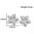 Orecchini a petalo in acciaio al titanio argento, design floreale irregolare, peso 16,3g - Fiore a Cinque Petali 3D (YE-063) / Argento