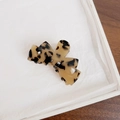 Large acetate amber leopard print bow claw clip displayed in a white gift box - 7.6CM / Beige Tortoise Shell