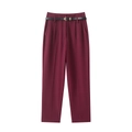 Pantalón de talle alto rojo vino de pierna recta con cinturón negro en fondo blanco - S / Burdeos