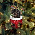 Süßer schwarzer Dackel in rotem Weihnachtssocken-Anhänger mit Schneeflockenmuster - Schwarzer Dackel