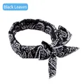 Bandana rinfrescante per animali con foglie nere e fiocco decorativo per cani e gatti - 100*5cm / Foglia nera