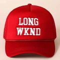Κόκκινο καπέλο trucker LONG WKND με διαπνέον πλέγμα και ρυθμιζόμενο λουράκι - Κόκκινο