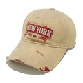 Détail de la visière usée et broderie New York sur la casquette baseball kaki - M (56-58cm) / Kaki