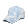 Dettaglio del cappellino da baseball tie-dye azzurro con struttura a sei pannelli e visiera - Tie-dye Blu e Bianco (B)