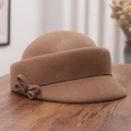 Chapeau équestre élégant en feutre de laine camel avec nœud en strass sur bois - M (56-58cm) / Camel