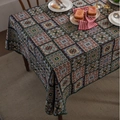 Detailansicht der böhmischen Jacquard-Tischdecke mit bunten geometrischen Quadratmustern - 60-60 / Jacquard Schwarz Geometrisch Grüne Muschel