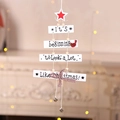 Weihnachtsbaum-Holzhänger mit weißen Holzlatten und festlichem Schriftzug Deko - Baumform Holz-Hängedekoration - Weiß (Q-J14)