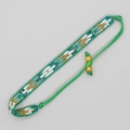 Böhmisches handgewebtes Perlenarmband mit geometrischem Pfeilmuster in Weiß, Gold und Blau - Grün Weiß Gold Mix (MG-B23081101B)