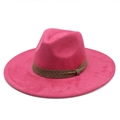 Détail d'un chapeau fedora rose rouge avec ruban à pois marrons et décoration nœud - Rose Rouge (Daim)