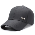Minimalistische donkergrijze baseballpet met stijlvol metalen Fashion-plaatje - Verstelbaar / Grijs