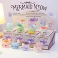 Figuras de gato siamés kawaii con piedras de cristal para decoración de escritorio - Serie Gato Sirena A061 Juego de 8 / Caja Completa