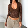 Haut sexy Y2K en dentelle marron à manches longues avec décolleté en V et nœud - L / Marron
