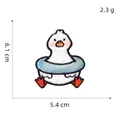 Détail de l'écusson brodé canard avec bouée bleue et dimensions précises - Canard Nageur-4# (AZ24197E1-1) / Écusson Autocollant en Peluche