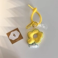 Accessorio per borsa trapuntata con ciondolo a girasole giallo e cinturino in silicone - Ciondolo Fiore Giallo