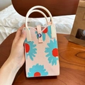Mini sac panda en maille rose avec motif floral bleu et poignée courbée blanche - Fleur Rose Clair (Sac de Téléphone)