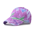 Vista laterale dettagliata del cappello da baseball con sfumatura astratta viola e verde - Regolabile / Viola