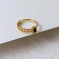 Minimalist 18K gold-plated chain ring featuring a sleek rectangular black inlay - US 8 / Gold + Black