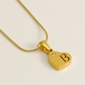 Collana con ciondolo a cuore dorato, lettera B incisa e piccolo diamante - Lettera B