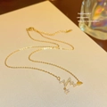 Collana elegante in titanio dorato con ciondolo a battito cardiaco e zircone luce - Forma Cuore ECG (X109) / Oro