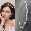 Elegante cerchietto con perle ondulate, base argentata e tessuto per lo stile quotidiano - Argento Rete Strass Sottile