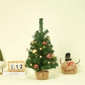 Mini árbol de Navidad artificial con bolas doradas y base envuelta en arpillera - Árbol de Navidad de 60cm (Original)