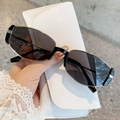 Occhiali da sole cat-eye vintage moderni con lenti grigie e sottile montatura in metallo - Montatura Argento Lente Grigio Nero