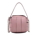 Bolso estilo caja de cuero trenzado rosa con cadena plateada metálica y asa superior - Rosa