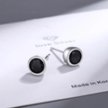 Eleganti orecchini a lobo tondi in zircone nero con base in argento fatti in Corea - Rame / Platino Zircone Nero
