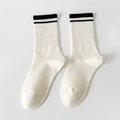 Weiße Crew-Socken mit schwarzen Sportstreifen und gerippter Baumwollstruktur - Einheitsgröße (EU 35-40) / Weiß (1 Paar)