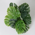 Plante Monstera artificielle avec feuillage vert et textures de trous réalistes - 9-Têtes Feuille de Monstera Verte