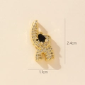 Dettaglio di un ciondolo a elefante in oro da 2,4 cm con zirconi e pietra nera a goccia - 0369-7 (Pavé Pietra Bianca Con Lacrima Nera)
