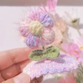 Fermaglio per capelli a fiore all'uncinetto rosa e viola con sottile filo luccicante - Rosa Viola Giallo Verde Misto (Stile 1)